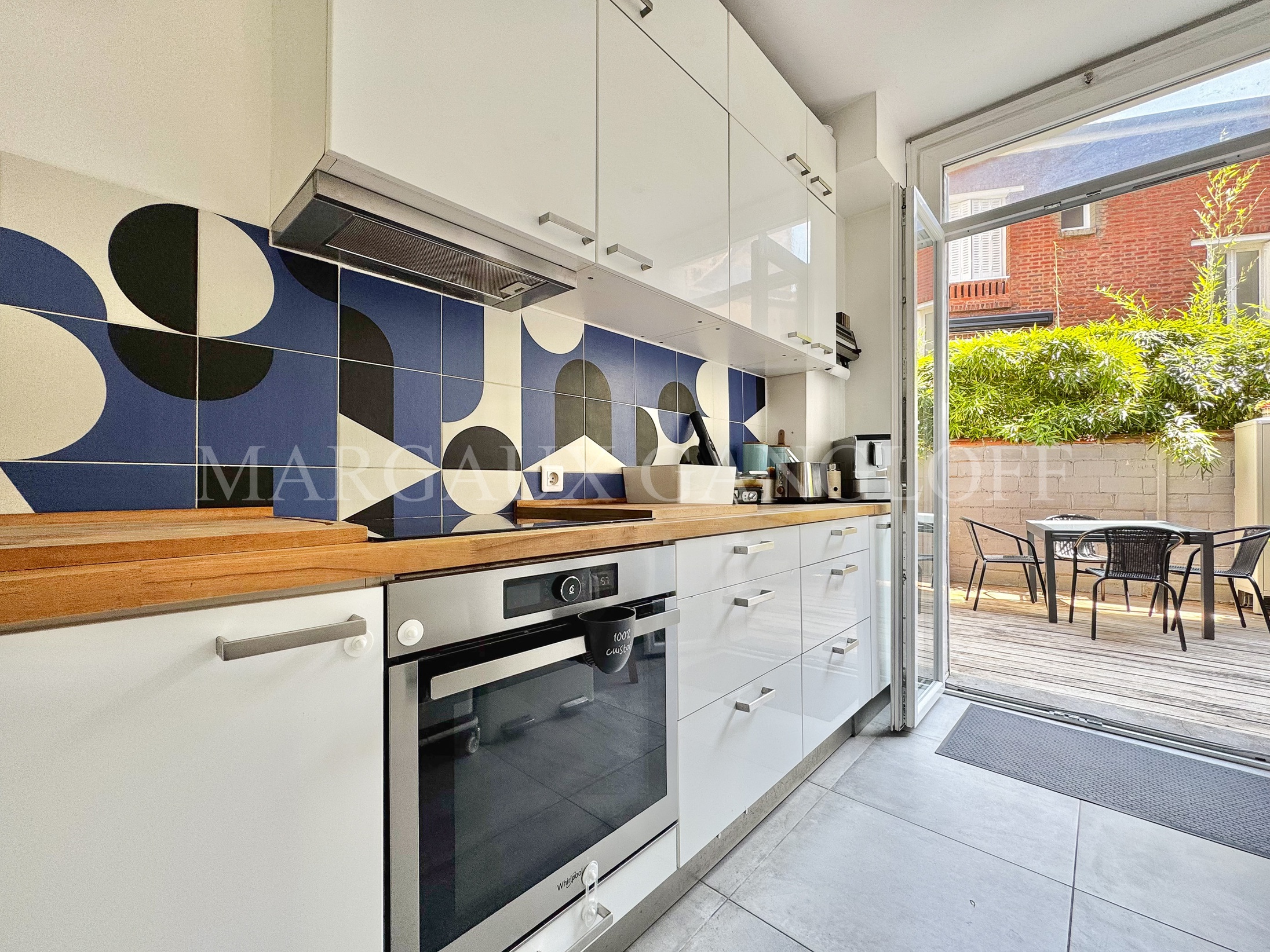 d&eacute;couvrez une cuisine fonctionnelle &agrave; asni&egrave;res, optimis&eacute;e pour le confort et la praticit&eacute; au quotidien. solutions sur mesure pour un espace moderne et bien organis&eacute;.