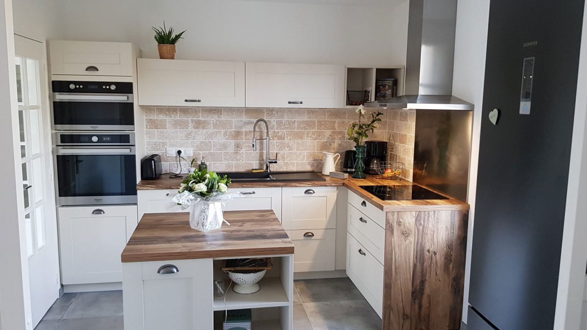 d&eacute;couvrez nos conseils et id&eacute;es pour r&eacute;ussir la r&eacute;novation de votre cuisine : inspiration, tendances, &eacute;tapes et astuces pour transformer votre espace culinaire selon vos envies.