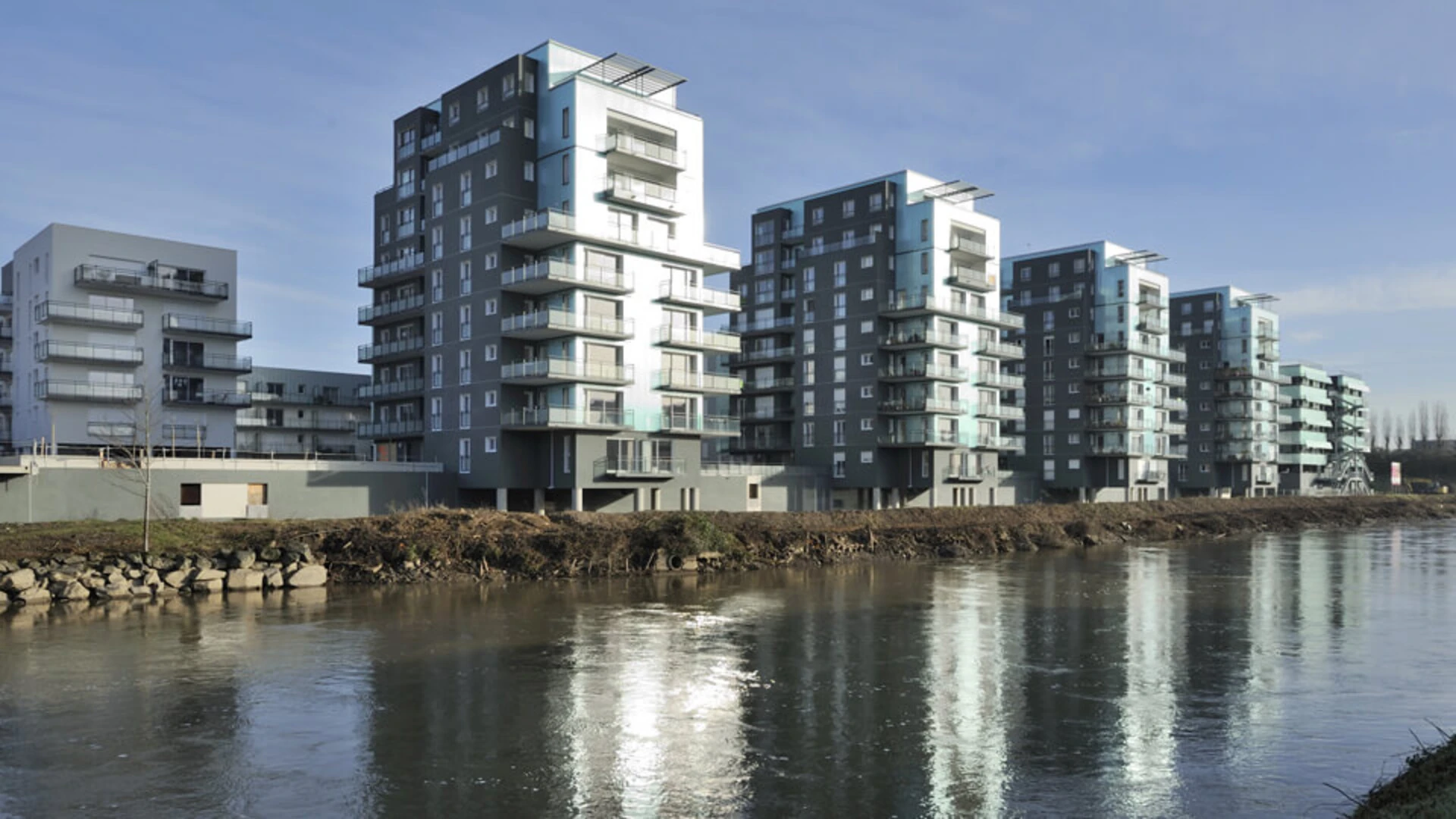 entreprise travaux rénovation Asnières sur Seine 92600 confiez vos travaux de rénovation à asnières-sur-seine (92600) à une équipe de professionnels qualifiés. devis gratuit, conseils personnalisés et réalisations sur mesure pour sublimer votre intérieur !