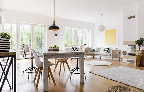 d&eacute;couvrez nos conseils et id&eacute;es pour r&eacute;ussir votre r&eacute;novation int&eacute;rieure : am&eacute;nagement, d&eacute;coration, choix des mat&eacute;riaux et astuces pour transformer votre espace de vie avec style et efficacit&eacute;.