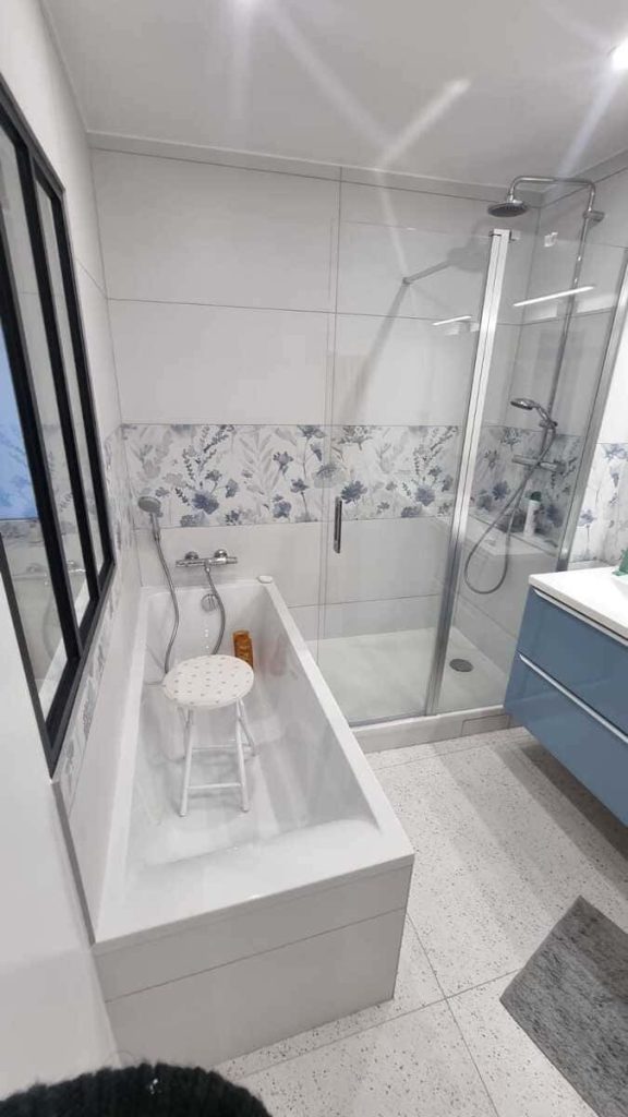 d&eacute;couvrez des salles de bain modernes &agrave; asni&egrave;res : conception contemporaine, mat&eacute;riaux de qualit&eacute; et am&eacute;nagements personnalis&eacute;s pour un espace &eacute;l&eacute;gant et fonctionnel.