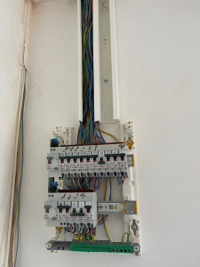 besoin d&rsquo;un &eacute;lectricien &agrave; asni&egrave;res ? profitez d&rsquo;un service rapide et fiable pour vos d&eacute;pannages, installations ou r&eacute;novations &eacute;lectriques. devis gratuit, intervention 24h/24.