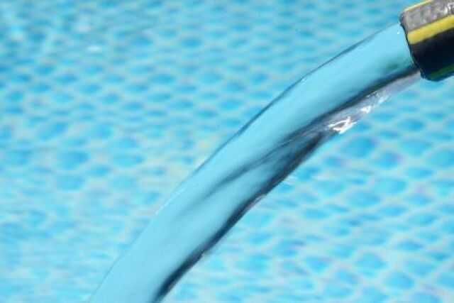 fuite d’eau découvrez comment identifier, prévenir et réparer une fuite d’eau ou de gaz dans votre maison. obtenez des conseils pratiques et solutions efficaces pour protéger votre habitat contre les dégâts.