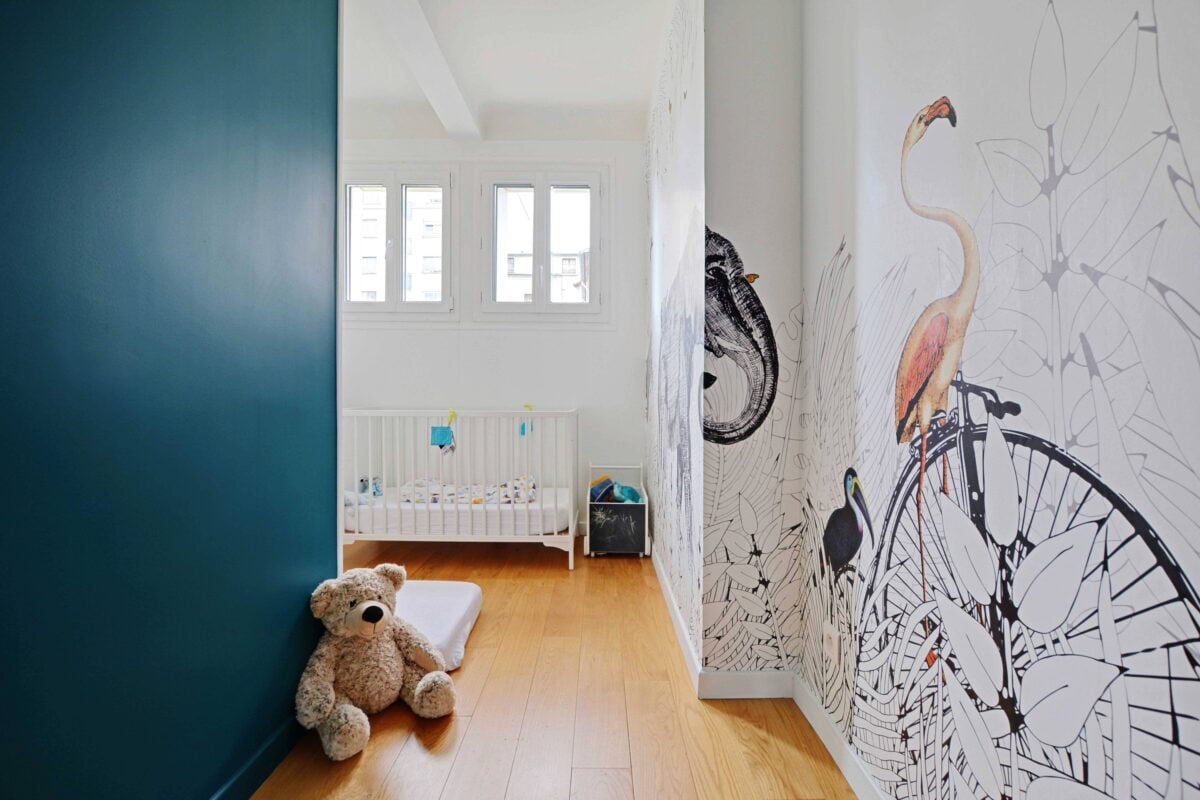 Pose papier peint : astuces et conseils pour un résultat professionnel découvrez nos conseils pratiques pour réussir la pose de papier peint : préparation des murs, choix du matériel et astuces pour un rendu impeccable. idéal pour rénover votre intérieur facilement !
