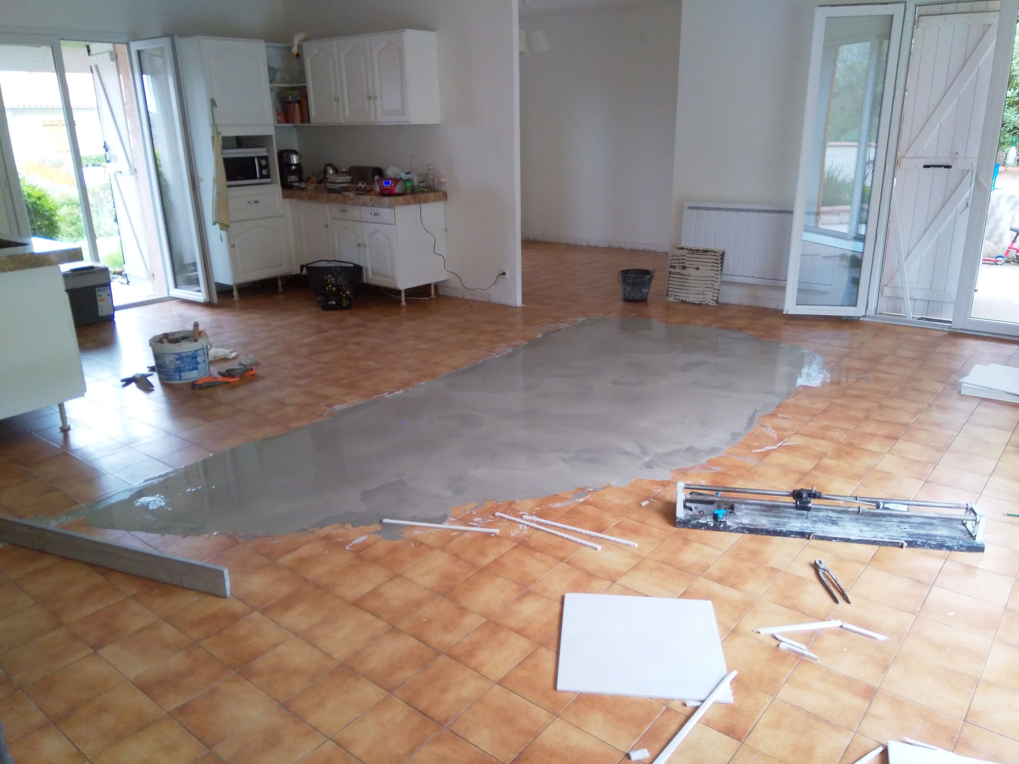 prix pose de carrelage au m2 découvrez le prix au mètre carré du carrelage, les facteurs qui influencent le tarif, ainsi que des conseils pour bien choisir votre carrelage selon votre budget. guide complet pour estimer le coût de vos travaux.