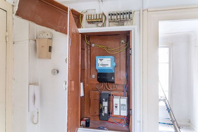 confiez vos travaux de r&eacute;novation &eacute;lectrique &agrave; des professionnels qualifi&eacute;s. s&eacute;curit&eacute;, conformit&eacute; et modernisation de votre installation &eacute;lectrique pour un confort optimal dans votre logement ou local professionnel.