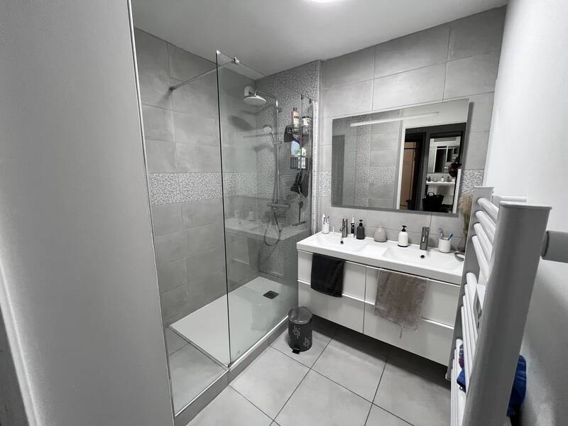 d&eacute;couvrez nos id&eacute;es et conseils pour am&eacute;nager une petite salle de bain &agrave; asni&egrave;res. optimisez l&rsquo;espace, alliez fonctionnalit&eacute; et style avec des astuces pratiques adapt&eacute;es &agrave; votre int&eacute;rieur.