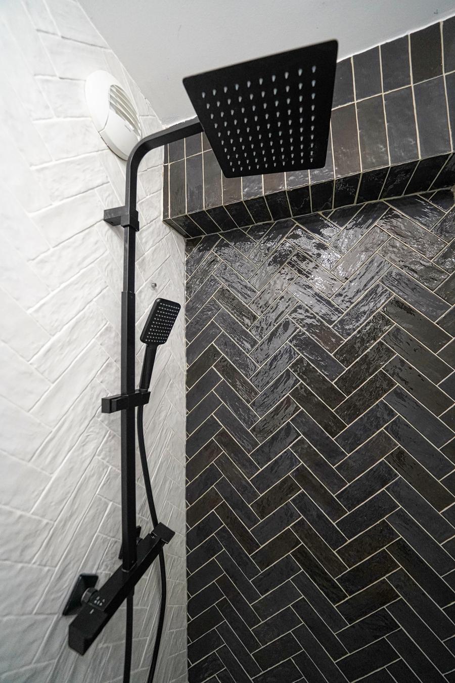 Peut-on vivre chez soi pendant la rénovation de la salle de bain à Asnières sur Seine découvrez nos conseils pour bien vivre pendant la rénovation de votre salle de bain à asnières : astuces d’organisation, gestion du quotidien et solutions pratiques pour une rénovation sereine.