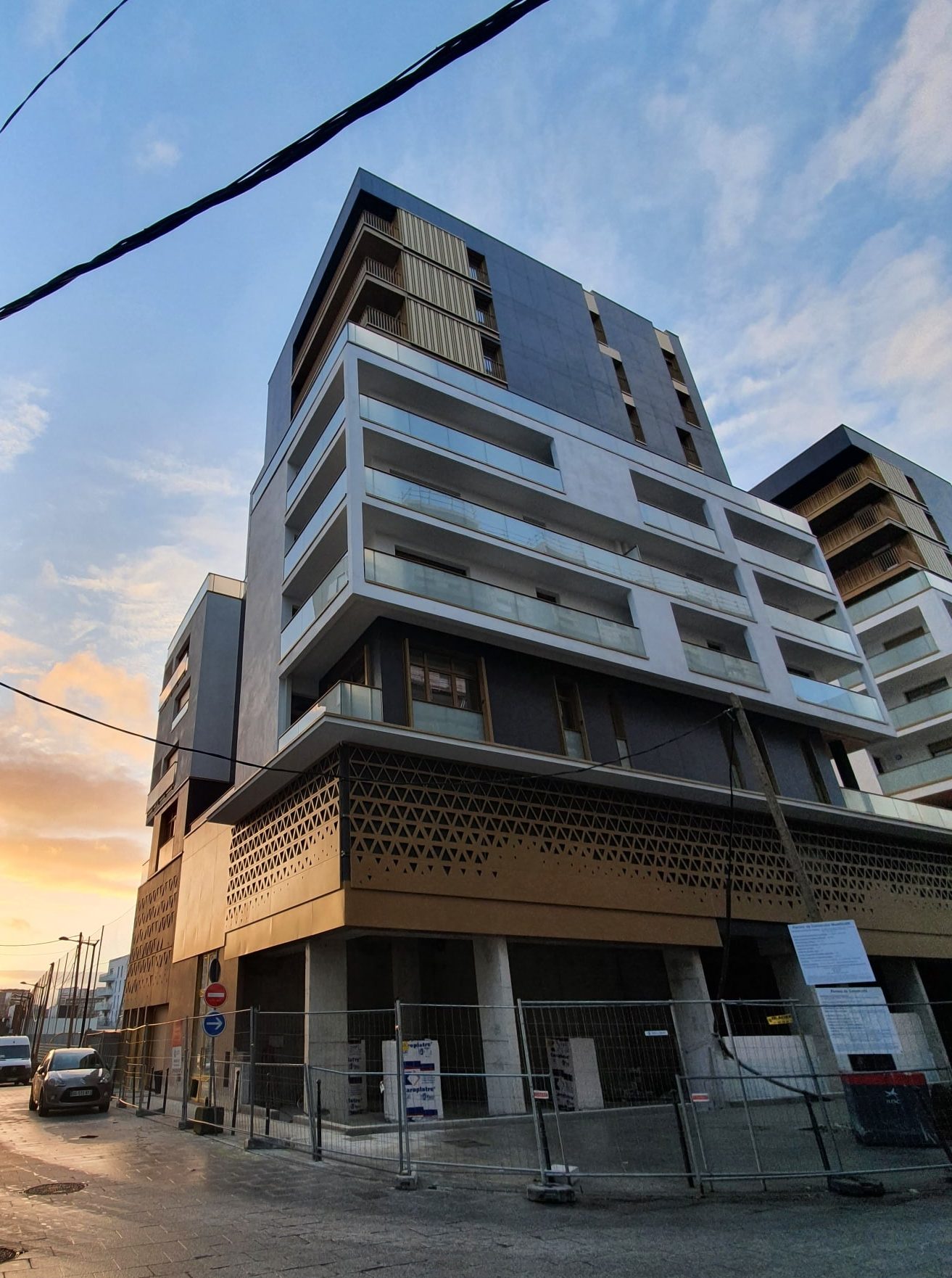 d&eacute;couvrez les avantages du t&eacute;l&eacute;travail dans un appartement &agrave; asni&egrave;res : conseils pour bien am&eacute;nager votre espace, trouver l&rsquo;appartement id&eacute;al et optimiser votre productivit&eacute; au quotidien.